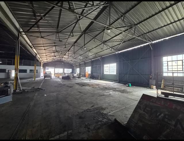 1,108M² WAREHOUSE TO LET IN WADEVILLE